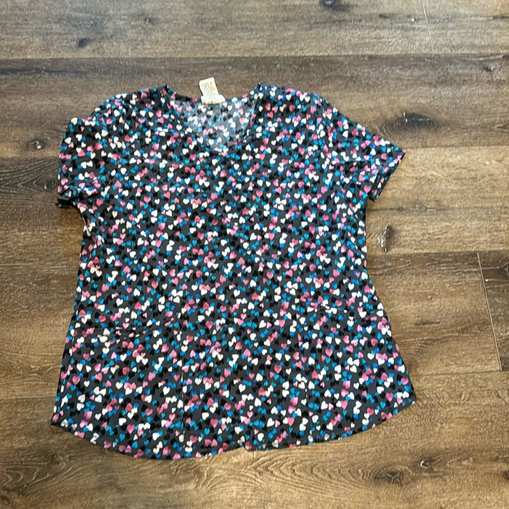 Scrubstar heart scrub top large